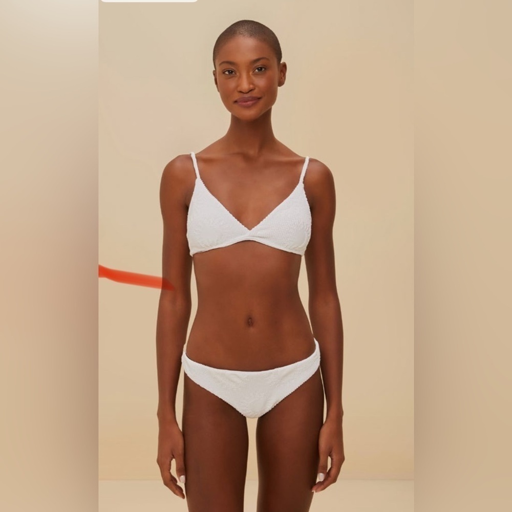 Farm Rio - White Sunny Moon
Triangle Bikini Top and bottom / swim